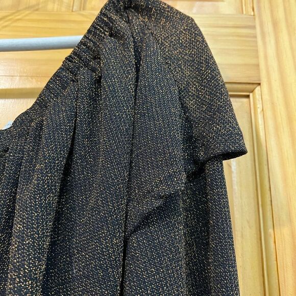 Umgee gorgeous deep brown w/gold sparkle fabric size 1X off the shoulder blouse - Picture 7 of 8